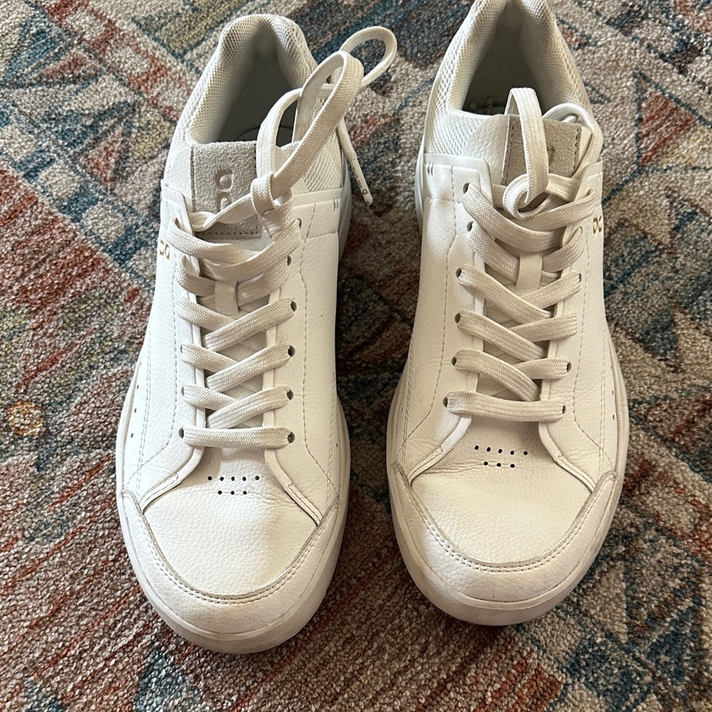 On Running THE ROGER CloudTec Cream Women’s Sneakers - Picture 2 of 4